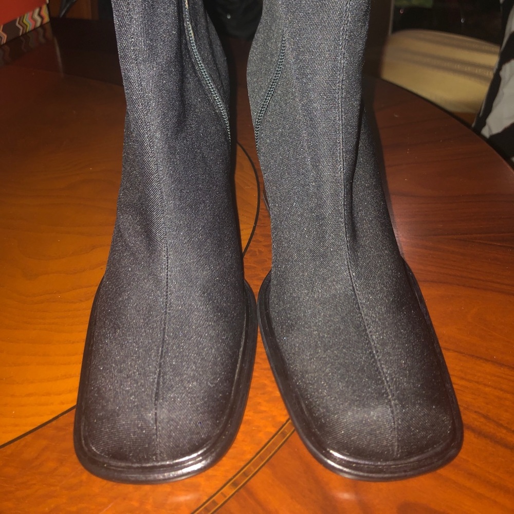Trendy 👢 Booties - Picture 4 of 8